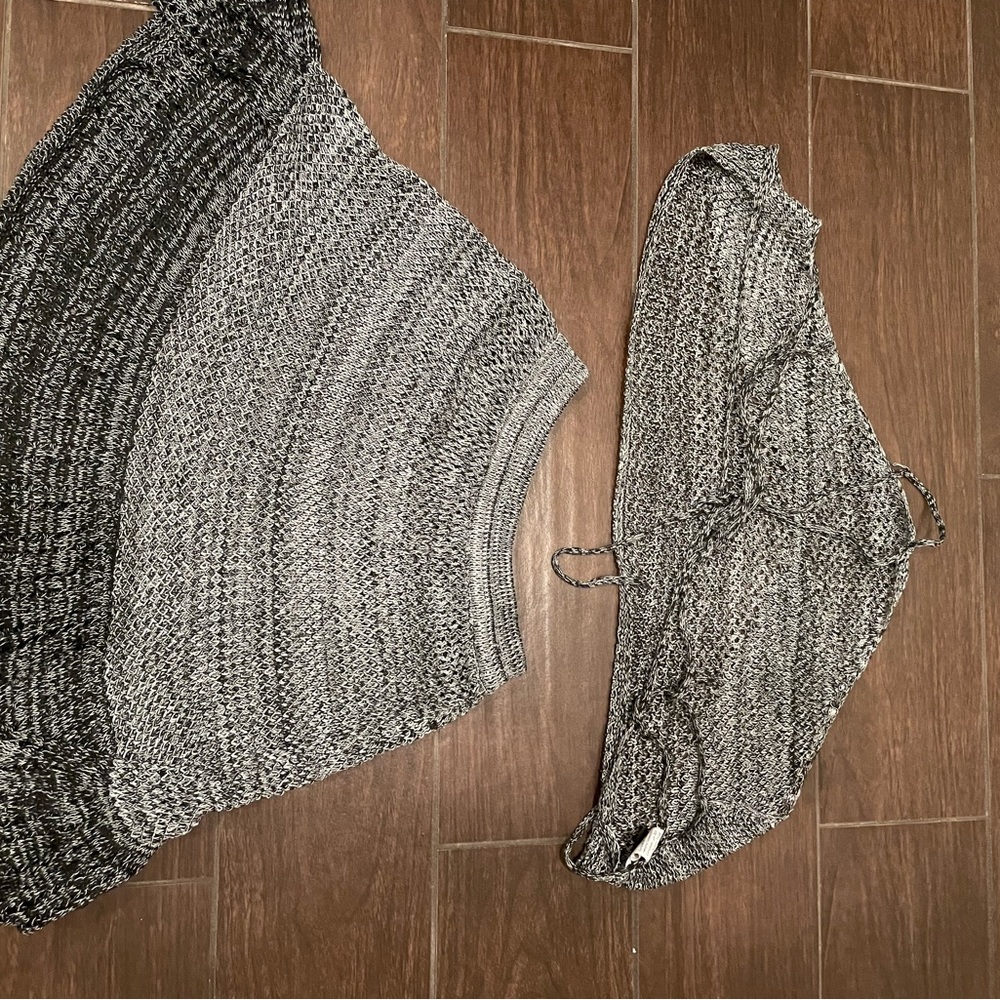 Women’s black and gray bathing suit coverup
